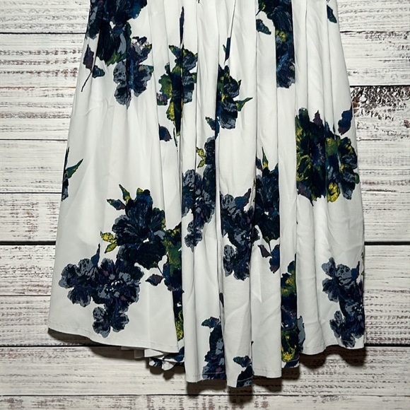 Free People Cloud Combo
Floral "Flutter By" Pleated Mini Dress 6 MSRP $128 - Picture 8 of 16